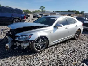 Lexus LS 4.6L 8 2013