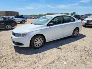 Volkswagen Jetta 2.0L 4 2014