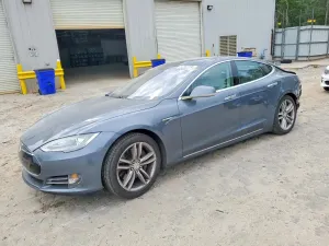 Tesla Model S 2013