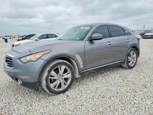 Infiniti QX70 3.7L 6 2015