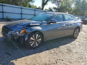 Nissan Altima 2.5L 4 2021