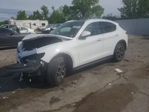 Alfa Romeo Stelvio 2.0L 4 2019