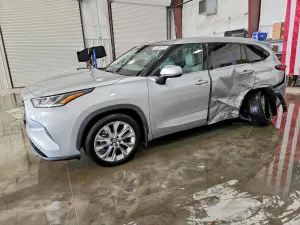 Toyota Highlander 3.5L 6 2020
