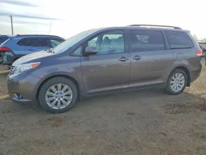 Toyota Sienna 3.5L 6 2014