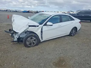Hyundai Elantra 2.0L 4 2024