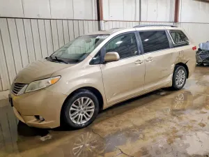 Toyota Sienna 3.5L 6 2011