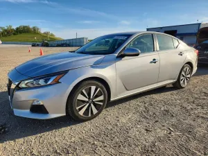 Nissan Altima 2.5L 4 2021