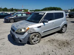 Kia Soul 2.0L 4 2013