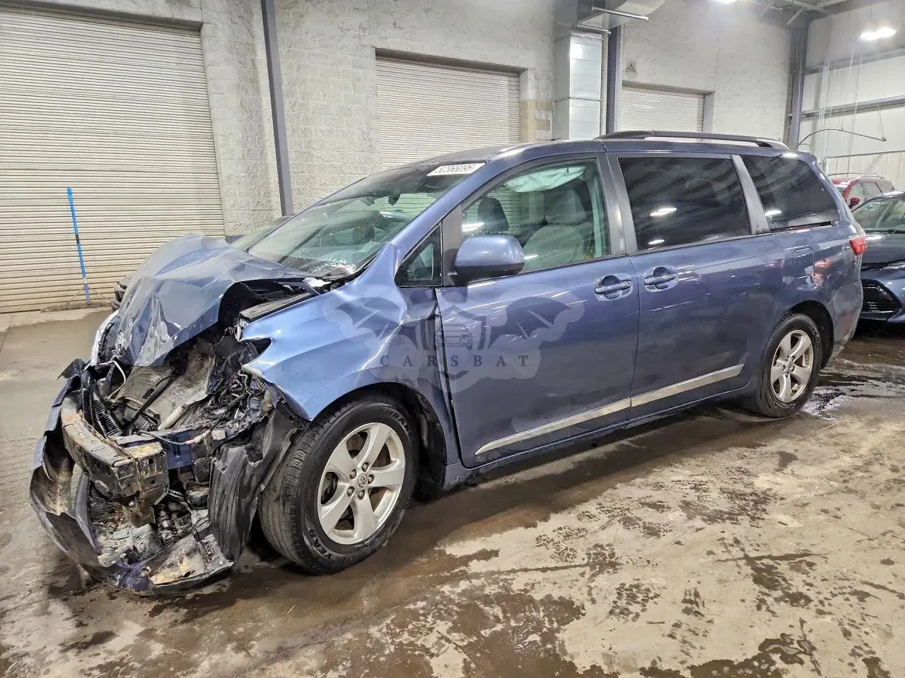 Toyota Sienna 3.5L 6 2016