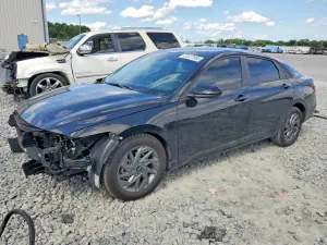 Hyundai Elantra 2.0L 4 2024
