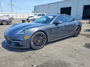 Porsche Panamera 3.0L 6 2018