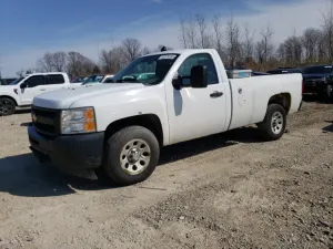 Chevrolet Silverado 1500 C1500 4.3L 6 2013