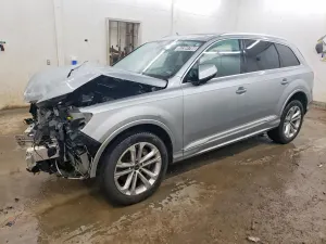 Audi Q7 3.0L 6 2025