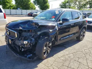 Volvo XC40 2.0L 4 2024