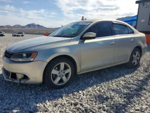 Volkswagen Jetta 2.0L 4 2011