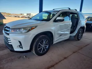 Toyota Highlander 3.5L 6 2018