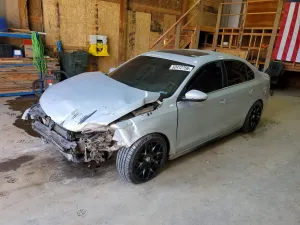 Volkswagen Jetta 2.0L 4 2012