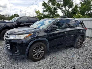 Toyota Highlander 3.5L 6 2017