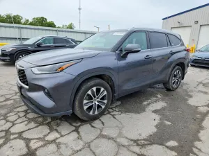 Toyota Highlander 3.5L 6 2021