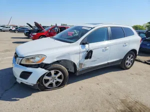Volvo XC60 3.2L 6 2012