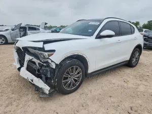 Alfa Romeo Stelvio 2.0L 4 2022