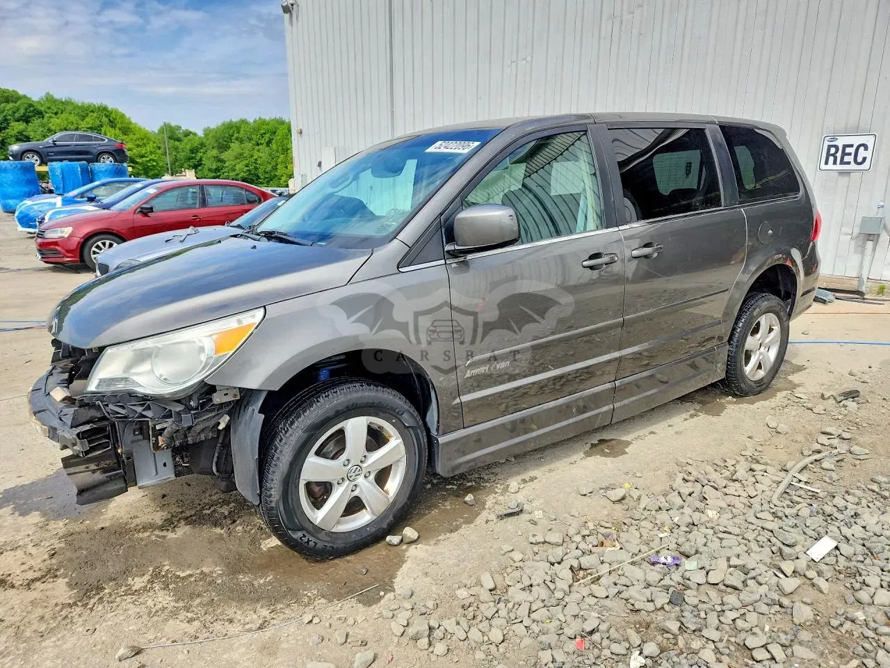 Volkswagen Routan 3.8L 6 2010
