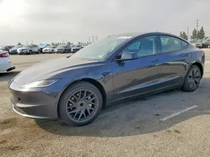 Tesla Model 3 2025