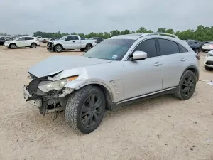 Infiniti QX70 3.7L 6 2015