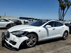 Tesla Model S 2013