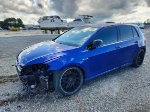 Volkswagen Golf 2L 4 2015