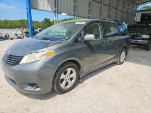 Toyota Sienna 3.5L 6 2014