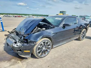 Ford Mustang 3.7L 6 2011