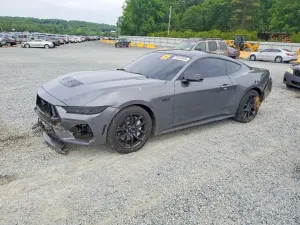 Ford Mustang 5.0L 8 2025