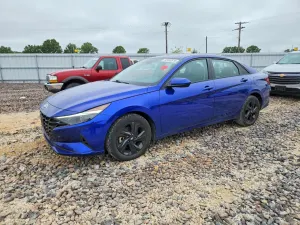 Hyundai Elantra 2.0L 4 2023