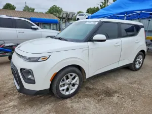 Kia Soul 2.0L 4 2021