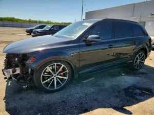 Audi SQ7 4.0L 8 2022