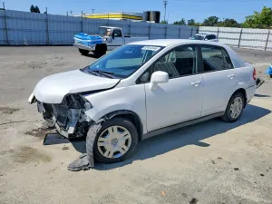 Nissan Versa 1.8L 4 2010