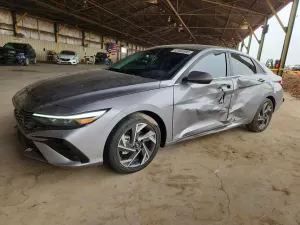 Hyundai Elantra 2.0L 4 2025