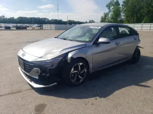 Hyundai Elantra 2.0L 4 2023