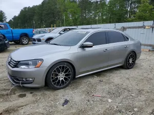 Volkswagen Passat 2.0L 4 2013