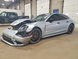 Porsche Panamera 4.0L 8 2018