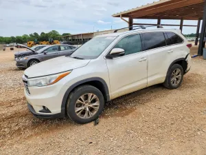 Toyota Highlander 3.5L 6 2015