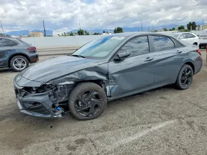 Hyundai Elantra 2.0L 4 2026