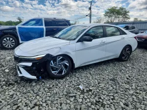 Hyundai Elantra 2.0L 4 2025