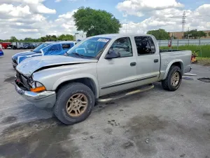 Dodge Dakota 3.7L 6 2004