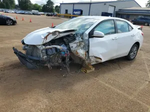 Toyota Corolla L 1.8L 4 2015