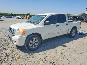 Nissan Titan 5.6L 8 2011