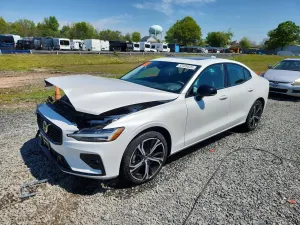 Volvo S60 2.0L 4 2024