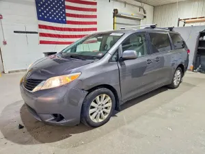 Toyota Sienna 3.5L 6 2011