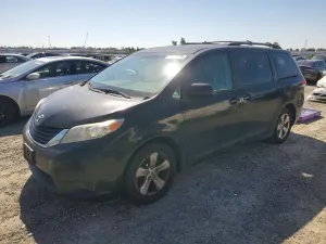 Toyota Sienna 3.5L 6 2013